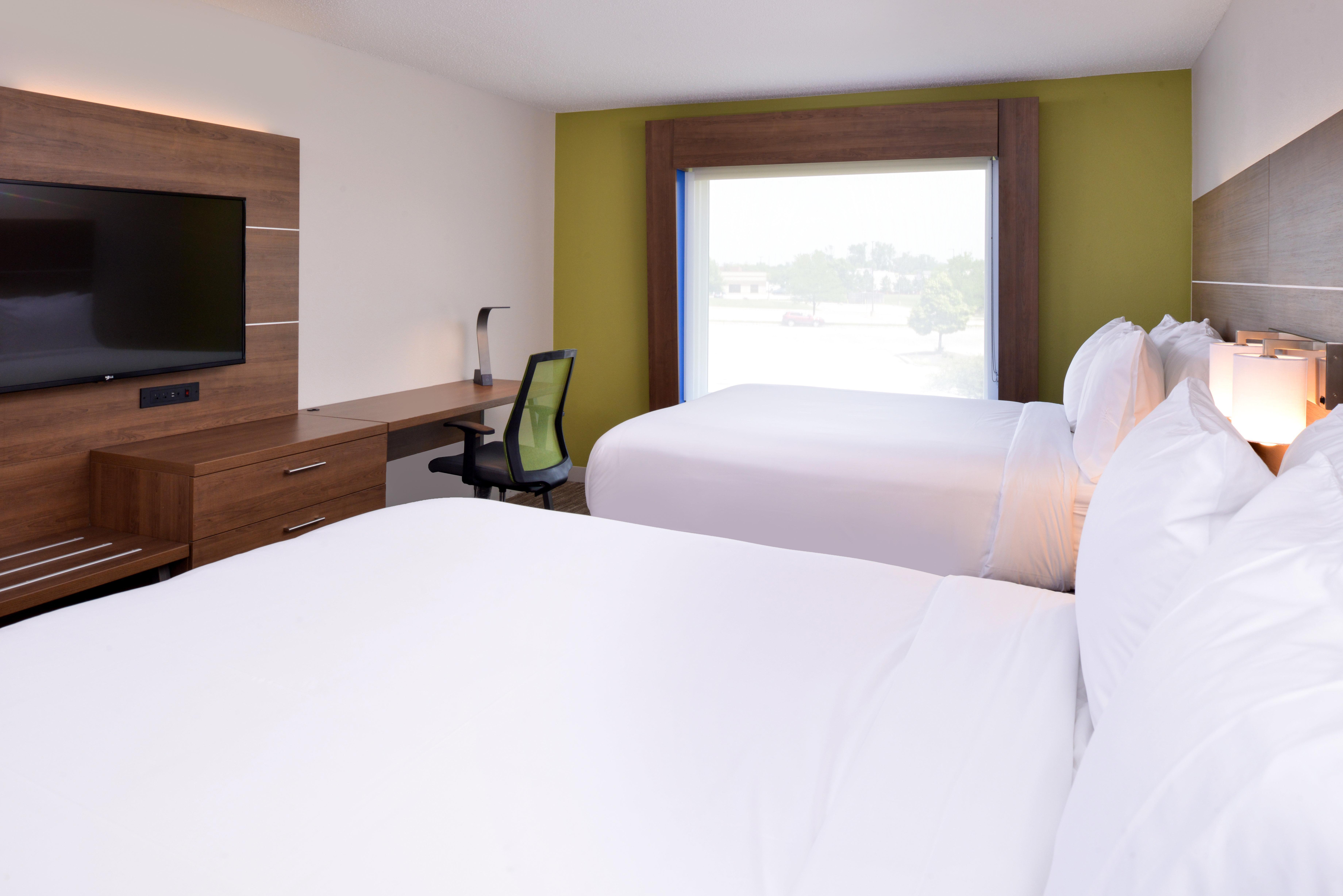 Holiday Inn Express & Suites - Omaha - 120Th And Maple By Ihg Exterior photo