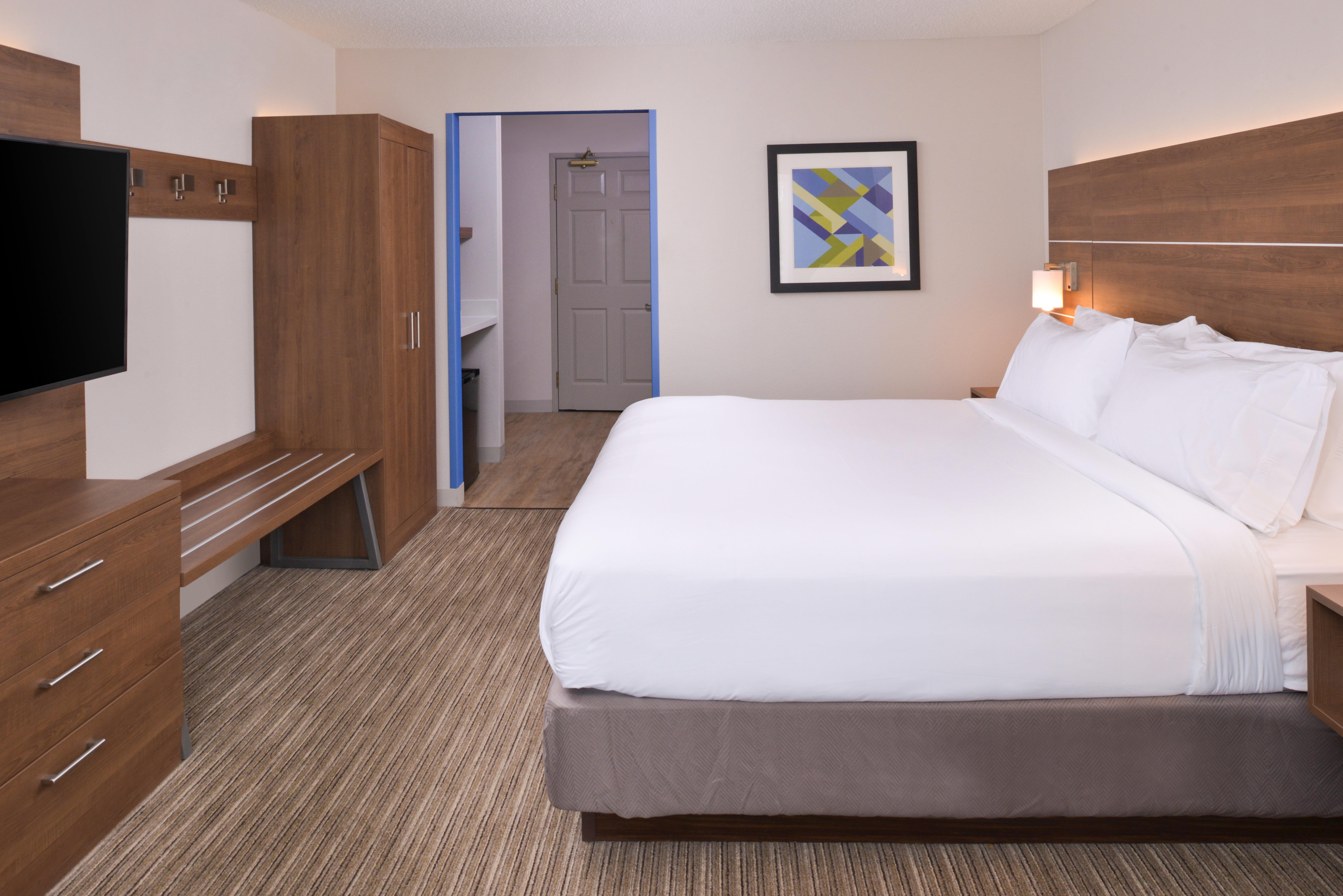 Holiday Inn Express & Suites - Omaha - 120Th And Maple By Ihg Exterior photo